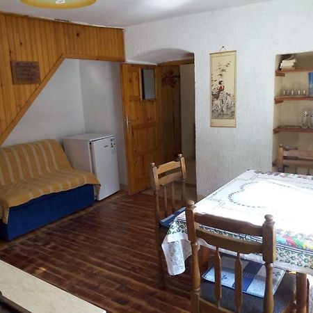 Apartman Dinko Lubenice Luaran gambar