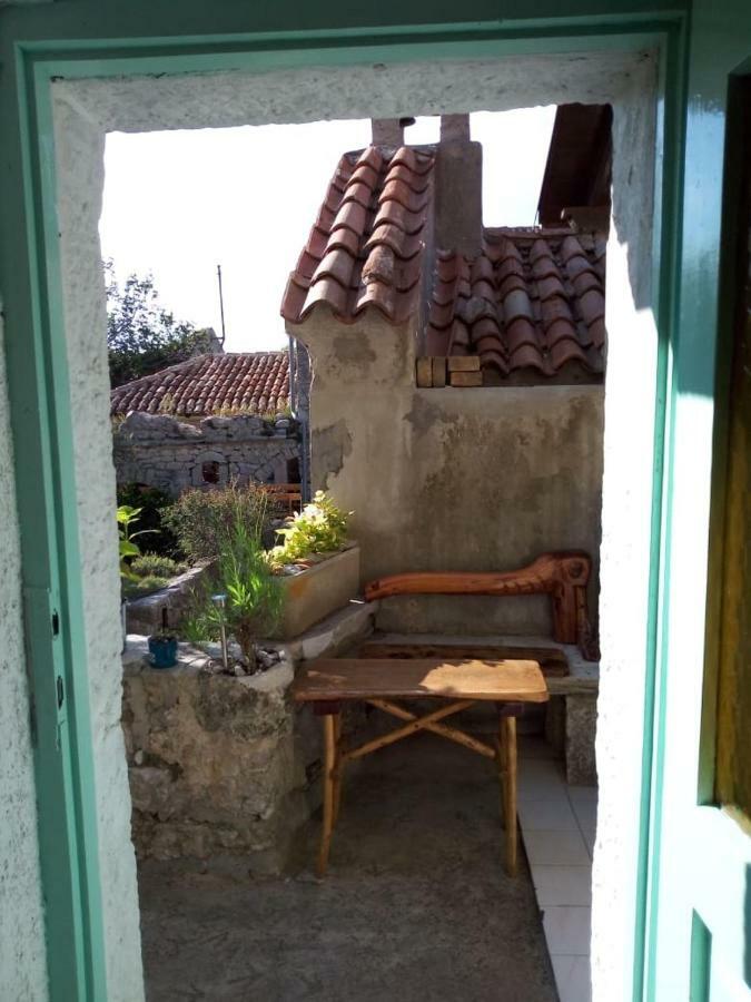 Apartman Dinko Lubenice Luaran gambar