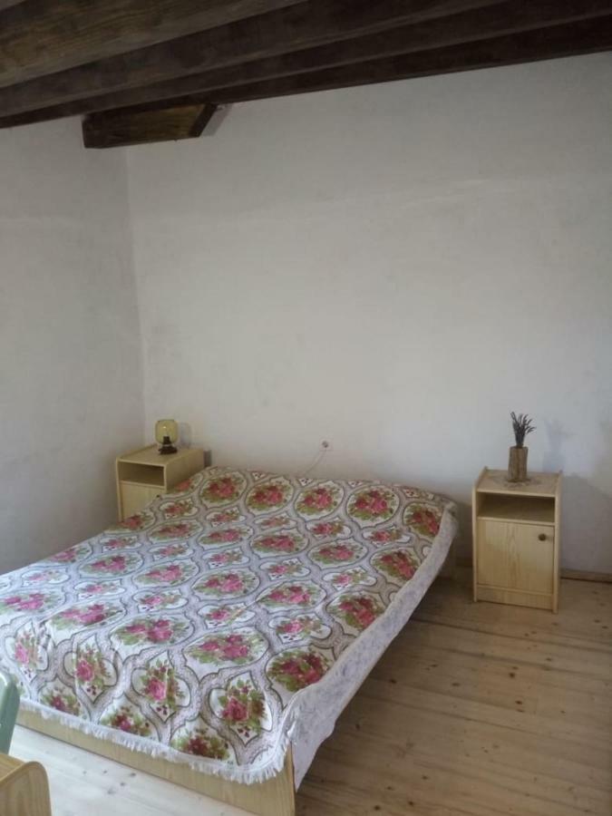 Apartman Dinko Lubenice Luaran gambar