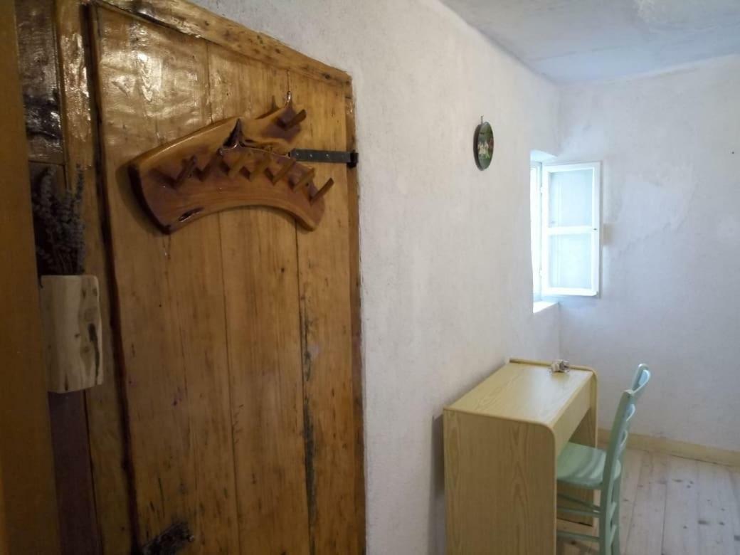 Apartman Dinko Lubenice Luaran gambar