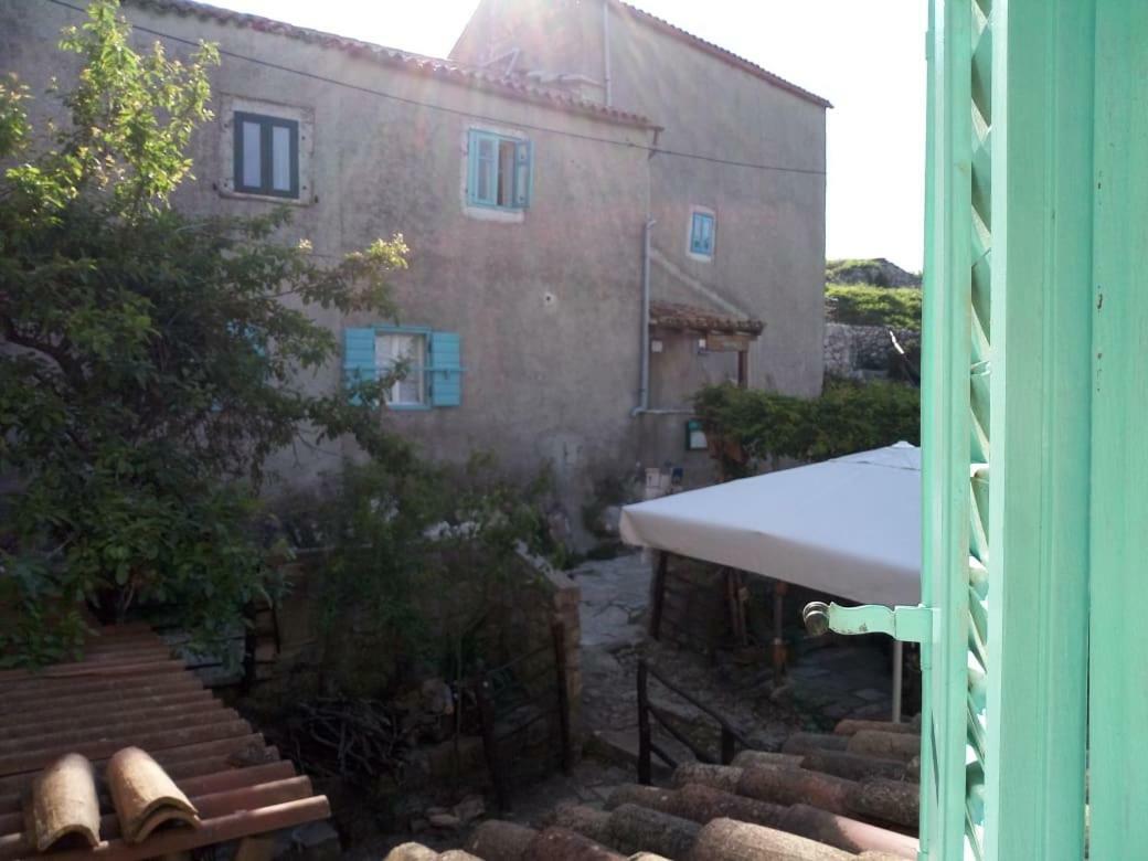 Apartman Dinko Lubenice Luaran gambar
